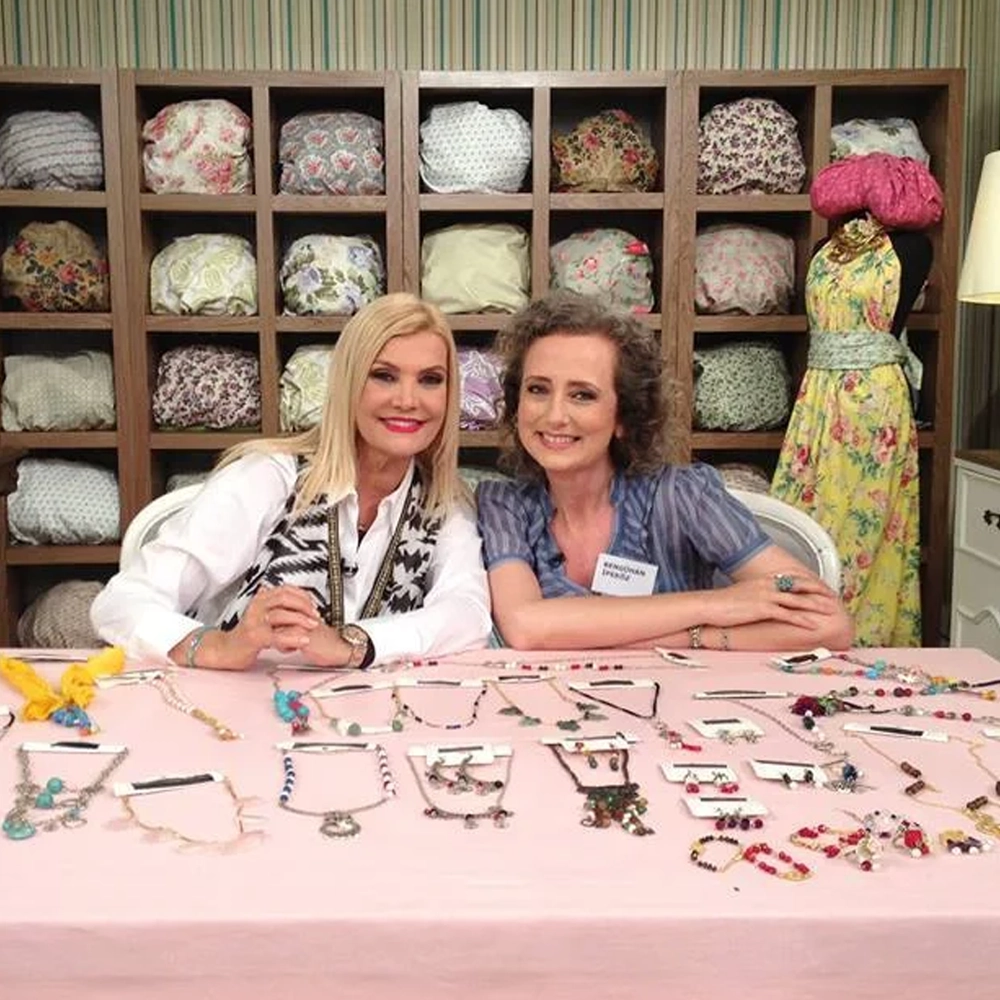 Sanatçı Görseli - Bengü Accessories